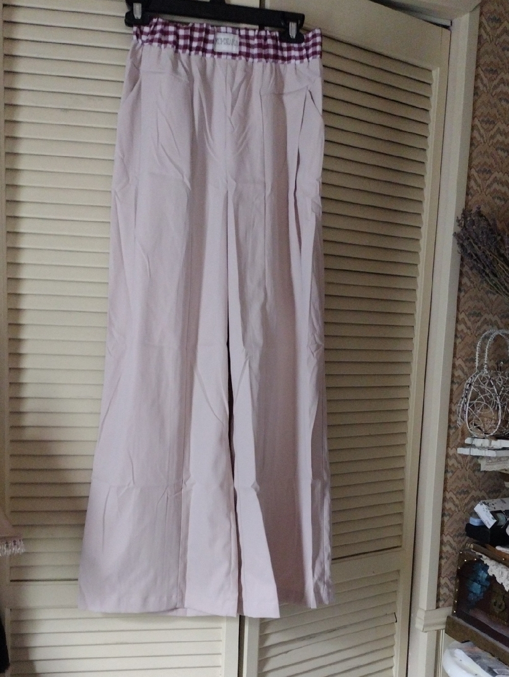 Light Pink Wide-Leg Women’s Pants with Elastic Gingham Waistband